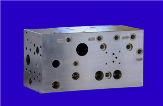 Pezzi meccanici di CNC del materiale del acciaio al carbonio, blocchetto idraulico della valvola di regolazione